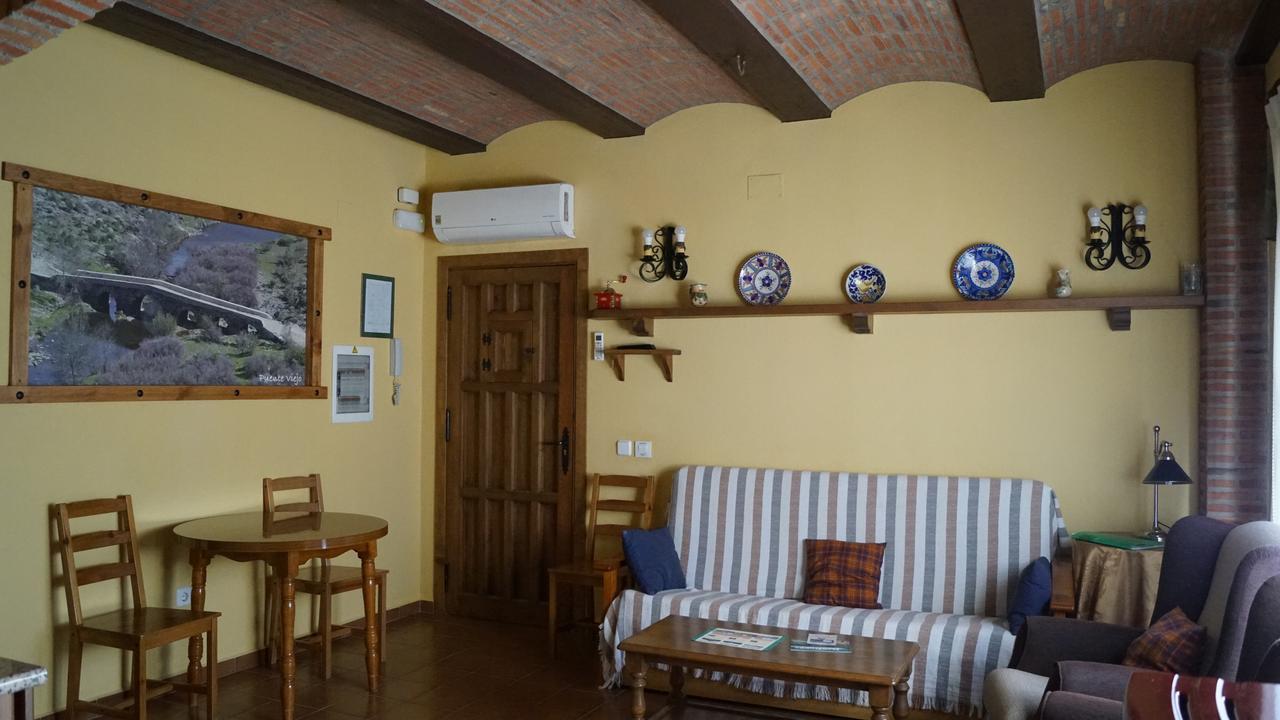 Apartamentos Rurales Monfraguee Torrejón el Rubio Exteriör bild