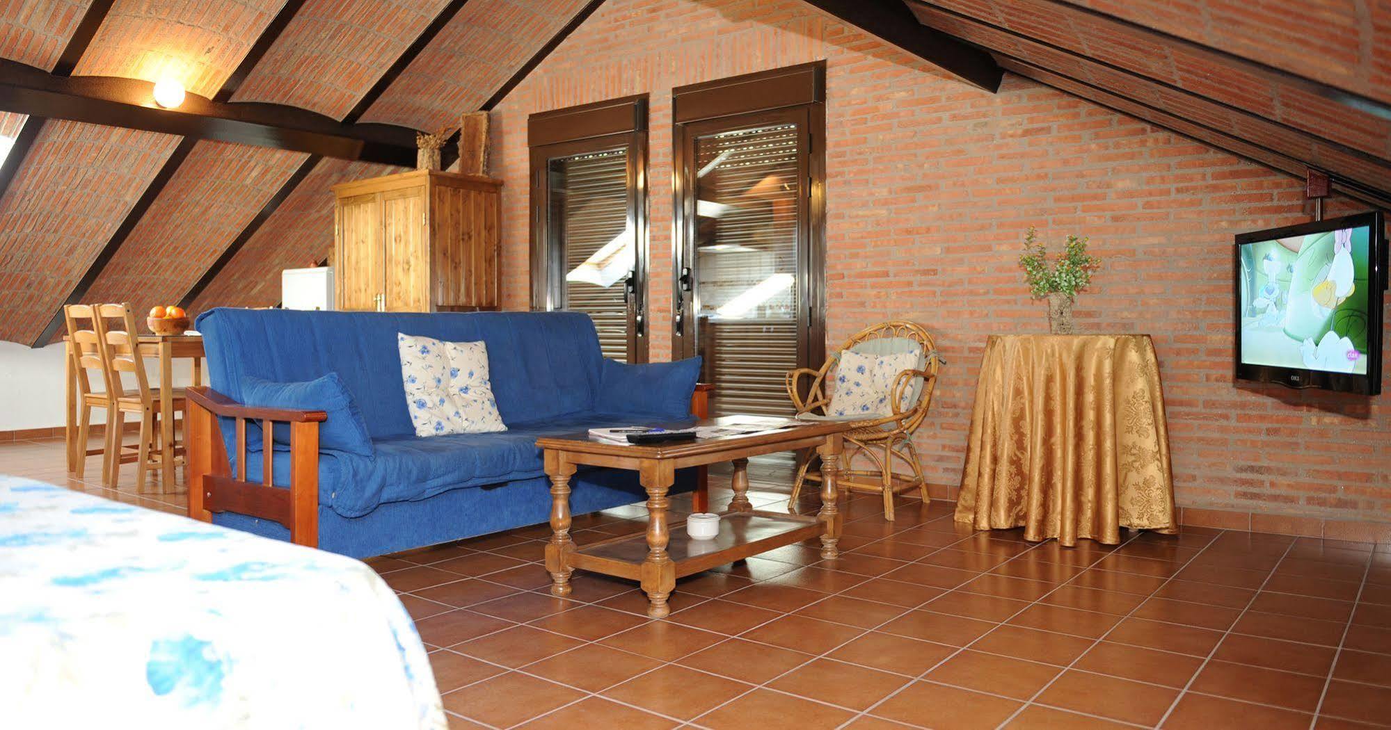 Apartamentos Rurales Monfraguee Torrejón el Rubio Exteriör bild